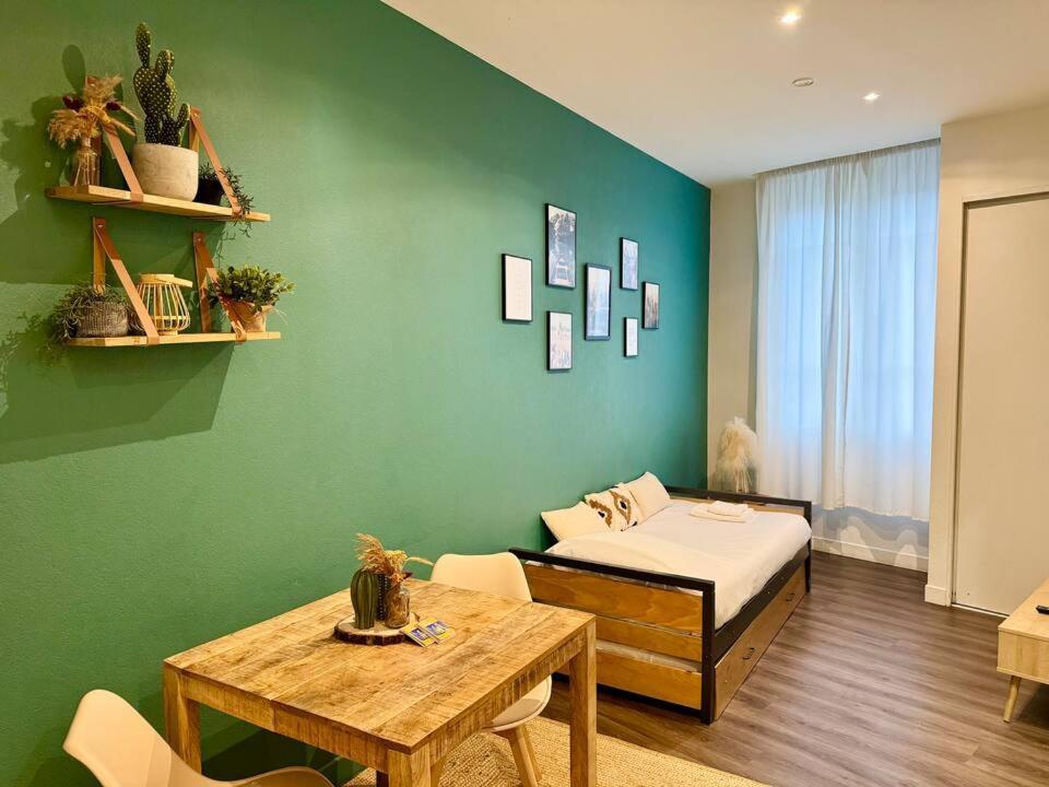 Studio Dans Un Quartier Anime De Реймс Экстерьер фото